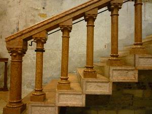 Balustrade in San Zeno, Verona.JPG